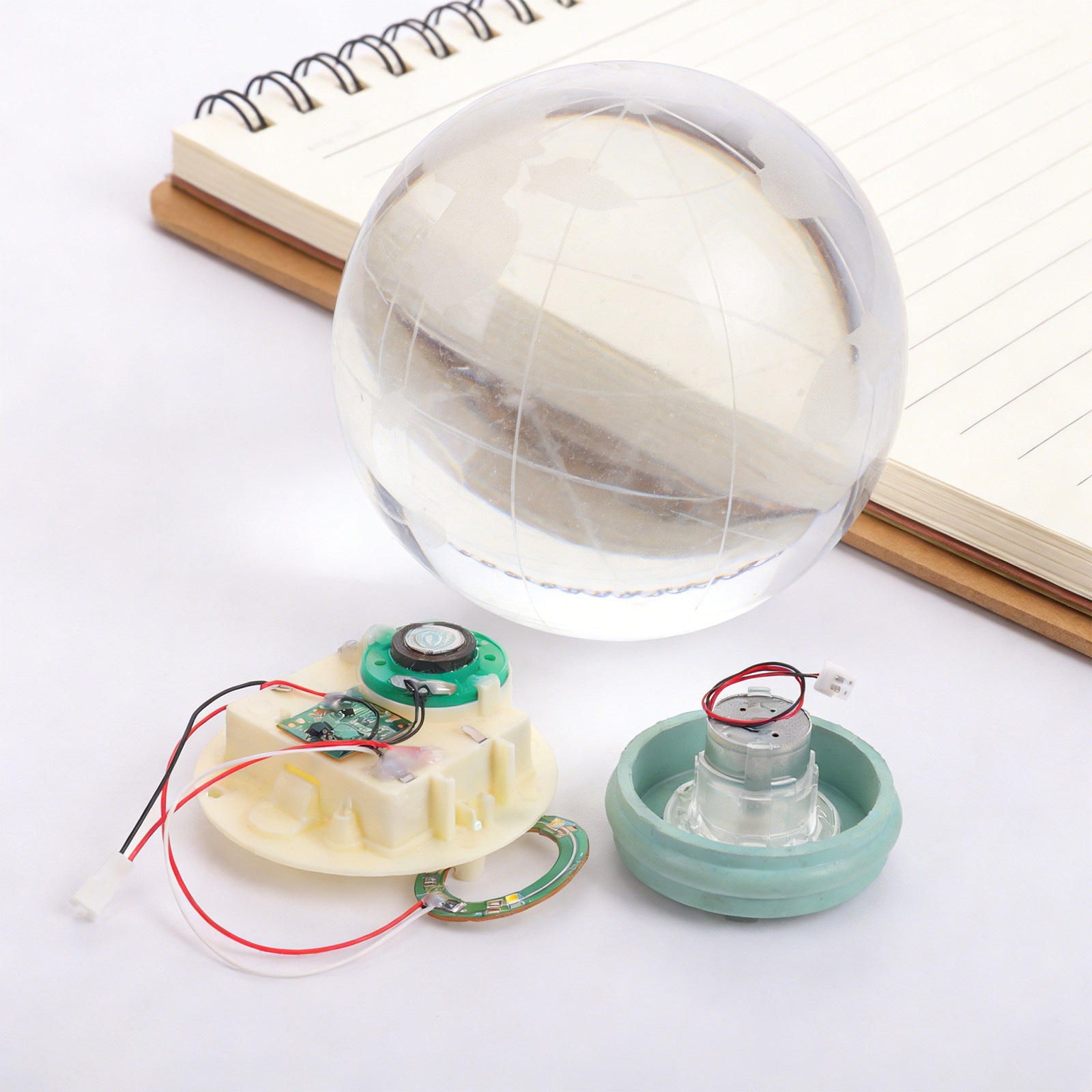 ลูกโลกหิมะพร้อมระบบเคลื่อนไหว  - Plastic Dome Clear บทวิจารณ์และราคา